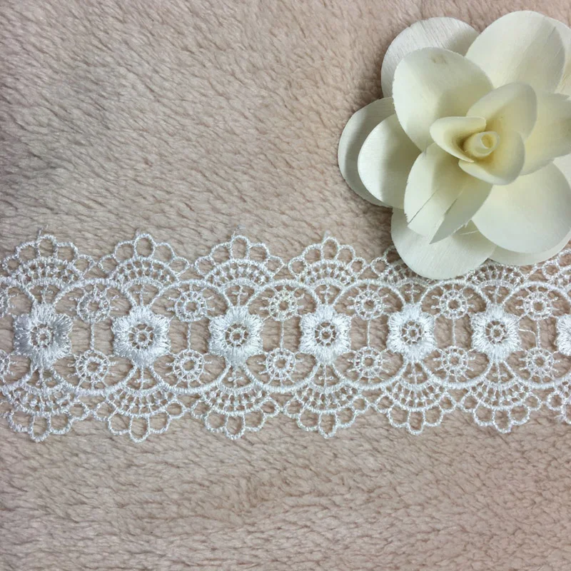 15Yards/lot Polyester Lace Trim 5.5cm White Black Embroidered Water Soluble Lace Fabric DIY Handmade Materials Bra Lace Trim
15Yards/lot Polyester Lace Trim 5.5cm White Black Embroidered Water Soluble Lace Fabric DIY Handmade Materials Bra Lace Trim