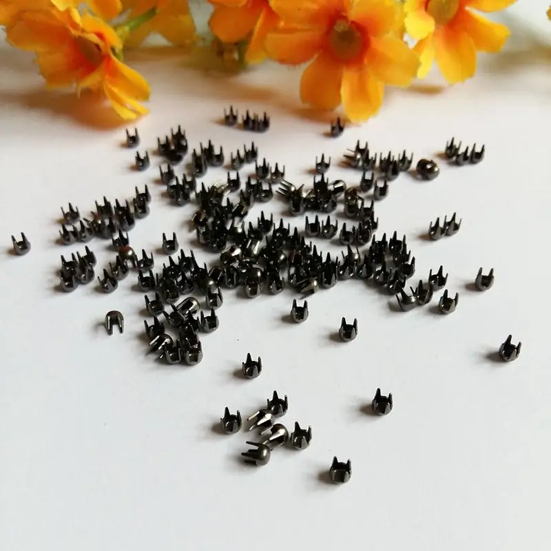 500pcs/lot 3mm Round Dome Rivets Spike Studs Spots Nailhead Punk Rock DIY Leather Craft For Shoes Clothing Apparel Accessories
500pcs/lot 3mm Round Dome Rivets Spike Studs Spots Nailhead Punk Rock DIY Leather Craft For Shoes Clothing Apparel Accessories