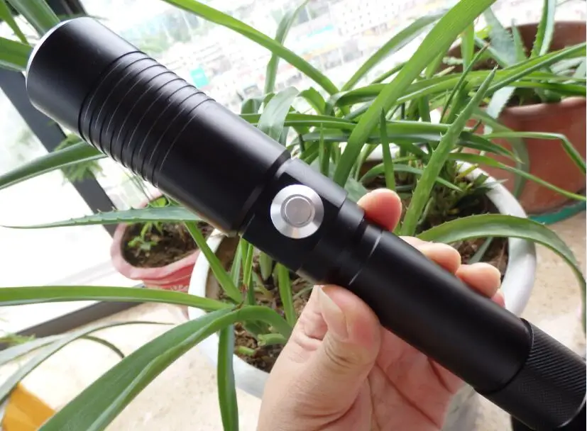 High Power military 500w 500000m 532nm Green Laser Pointer Flashlight Light Burning match candle lit cigarette wicked Hunting
High Power military 500w 500000m 532nm Green Laser Pointer Flashlight Light Burning match candle lit cigarette wicked Hunting