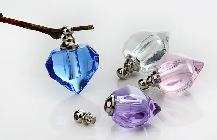 50pieces 17*19mm screw cap heart vial pendant Miniature Perfume oil wishing bottle Crystal Rice Jewelry name or rice art
50pieces 17*19mm screw cap heart vial pendant Miniature Perfume oil wishing bottle Crystal Rice Jewelry name or rice art