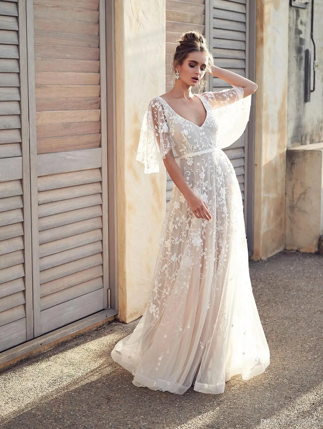 Beach Vestido De Noiva Muslim Wedding Dresses A-line V-neck Tulle Appliques Lace Backless Boho Wedding Gown Bridal Dress
Beach Vestido De Noiva Muslim Wedding Dresses A-line V-neck Tulle Appliques Lace Backless Boho Wedding Gown Bridal Dress