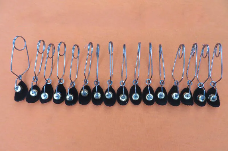 17piece Flute button key pad pad indentation with a spring clip instrument maintenance tools
17piece Flute button key pad pad indentation with a spring clip instrument maintenance tools