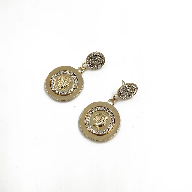 Rongho Baroque Vintage Crystal Human head earrings for women Brincos Gold metal coin earring pendant femme Punk jewelry femme
Rongho Baroque Vintage Crystal Human head earrings for women Brincos Gold metal coin earring pendant femme Punk jewelry femme