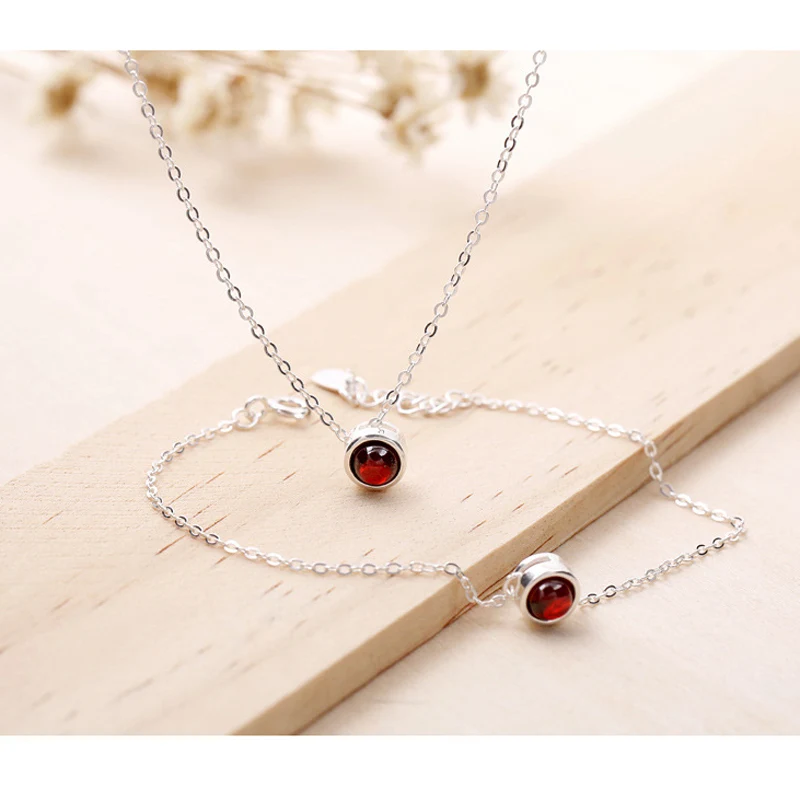 925 Sterling SV Korean New Fashion Pomegranate Red Bracelets Jewelry SV ornment for women's fashion gifts
925 Sterling SV Korean New Fashion Pomegranate Red Bracelets Jewelry SV ornment for women's fashion gifts
