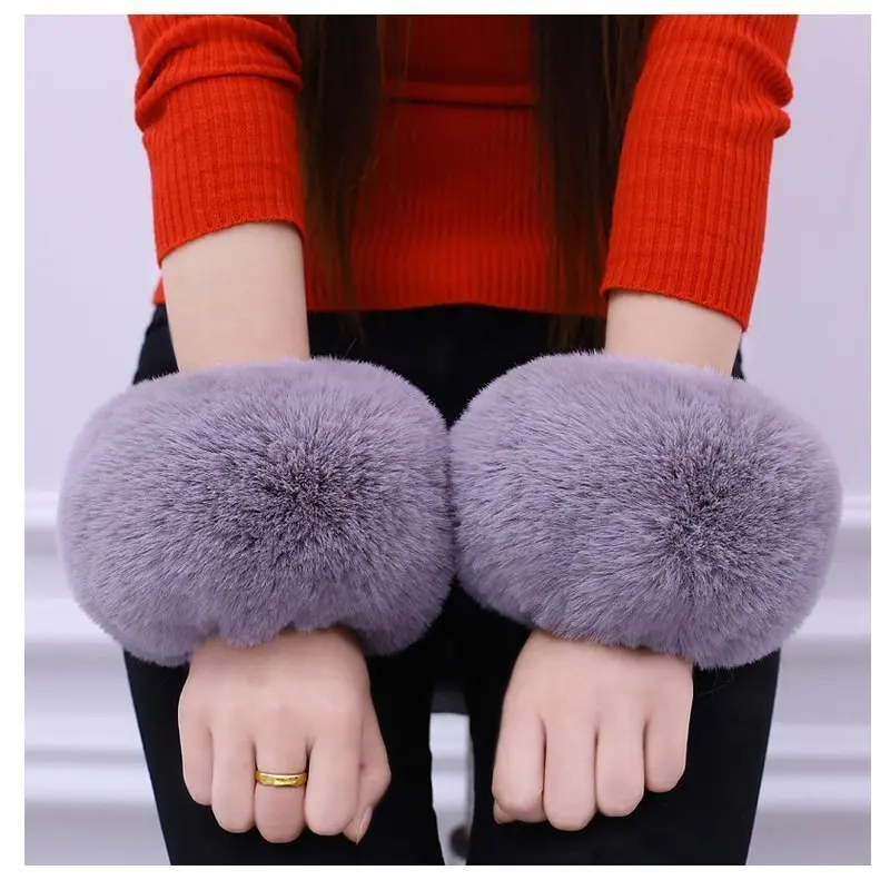 Faux Rabbits fur Cuffs Warmers Fur Cuff Arm Warmer Lady Bracelet Fake Fur Wristband Glove Rabbit fur Cuffs Arm Warmers
Faux Rabbits fur Cuffs Warmers Fur Cuff Arm Warmer Lady Bracelet Fake Fur Wristband Glove Rabbit fur Cuffs Arm Warmers