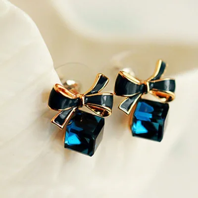 Chic High Quality Fashion Shimmer bow knot Cubic Green Blue Crystal Earrings Rhinestone Stud Earrings For Women Jewerly
Chic High Quality Fashion Shimmer bow knot Cubic Green Blue Crystal Earrings Rhinestone Stud Earrings For Women Jewerly
