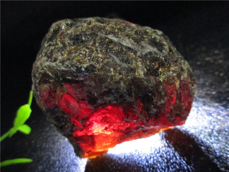 Natural Red Blood Amber Minerals Stones Perot Blood Crystal Rock Specimens Mellite Noneystone Processing of Raw Materials
Natural Red Blood Amber Minerals Stones Perot Blood Crystal Rock Specimens Mellite Noneystone Processing of Raw Materials