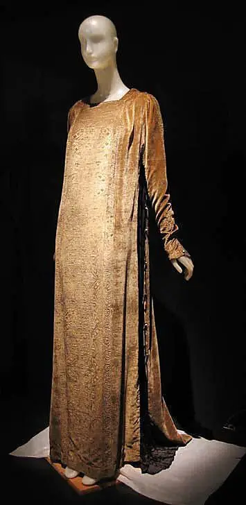 Свадебное платье Fortuny ca 1910, шелковое и стеклянное платье в викторианском стиле, атласное платье для периода войны
Свадебное платье Fortuny ca 1910, шелковое и стеклянное платье в викторианском стиле, атласное платье для периода войны