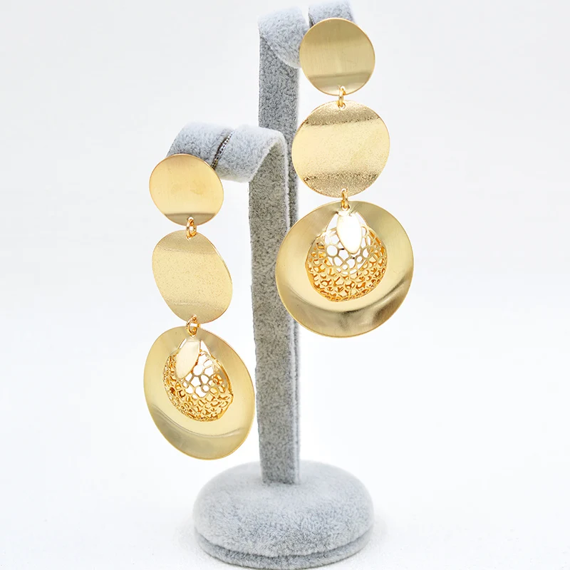 Diana baby Jewelry Big Round Hollow Out Hanging Earrings Women Vintage Earrings Drop Dangle Earrings Exquisite Dubai Earrings
Diana baby Jewelry Big Round Hollow Out Hanging Earrings Women Vintage Earrings Drop Dangle Earrings Exquisite Dubai Earrings