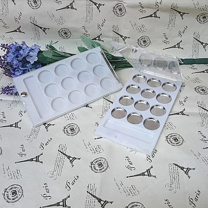 free shipping 12 grids aluminum plate white/ rectangle ps eye shadow/blush/face cream plastic box with transparent flip cap
free shipping 12 grids aluminum plate white/ rectangle ps eye shadow/blush/face cream plastic box with transparent flip cap