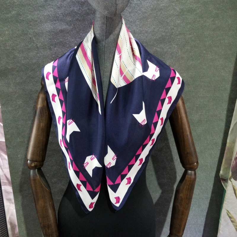 70*70cm Square New Arrival Silk Scarf Bndana Lluxury Brand Scarf Women Fashion Satin Polyester Square Scarves Large Hijab Shawl
70*70cm Square New Arrival Silk Scarf Bndana Lluxury Brand Scarf Women Fashion Satin Polyester Square Scarves Large Hijab Shawl