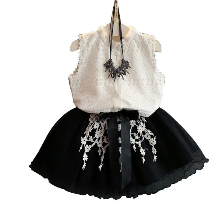 Girl Set Summer Short Sleeve Cotton Perfume Bottle Print T-shirt + Black Lace Short Skirt Kids Clothing Set
Girl Set Summer Short Sleeve Cotton Perfume Bottle Print T-shirt + Black Lace Short Skirt Kids Clothing Set