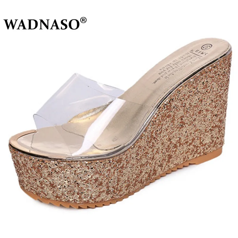 WADNASO New Summer Transparent Rivet Women Slippers Wedge Women High Heeled Slippers Women Shoes chaussure femme Eu size 35-39
WADNASO New Summer Transparent Rivet Women Slippers Wedge Women High Heeled Slippers Women Shoes chaussure femme Eu size 35-39