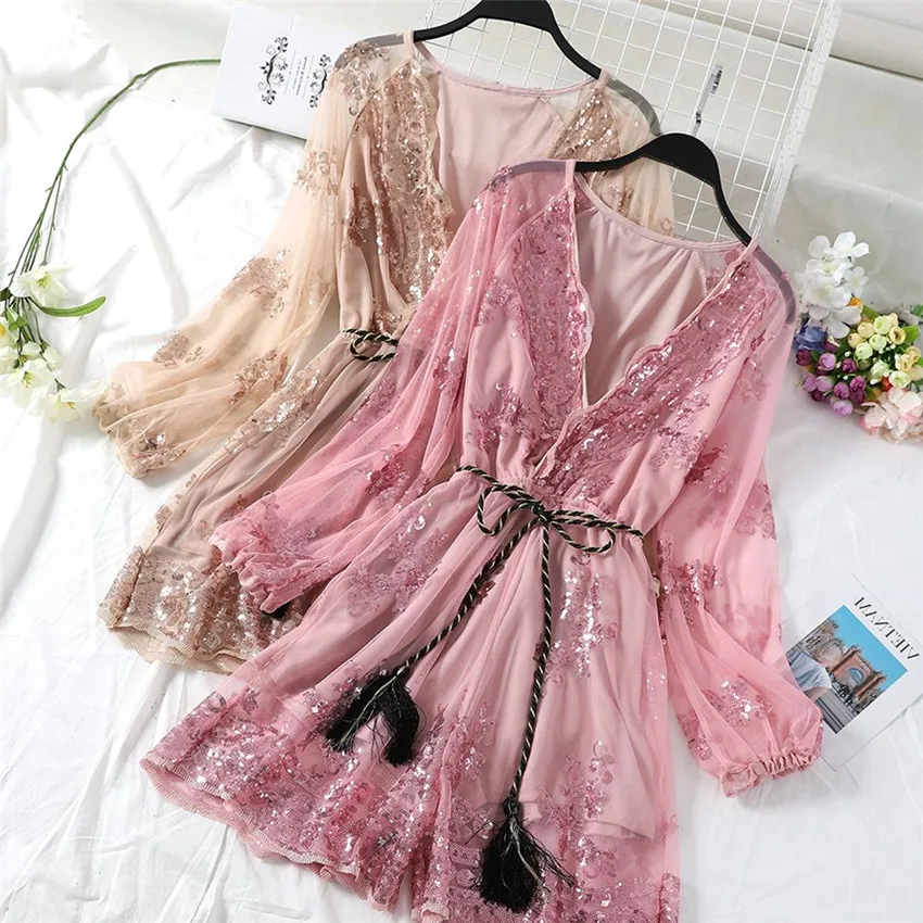 2021 Autumn Women Long Sleeve Dress Shorts Big Size Mesh Sequined Dress Elegant French Lady V-neck Dressess Vestidos Mini WZ711
2021 Autumn Women Long Sleeve Dress Shorts Big Size Mesh Sequined Dress Elegant French Lady V-neck Dressess Vestidos Mini WZ711