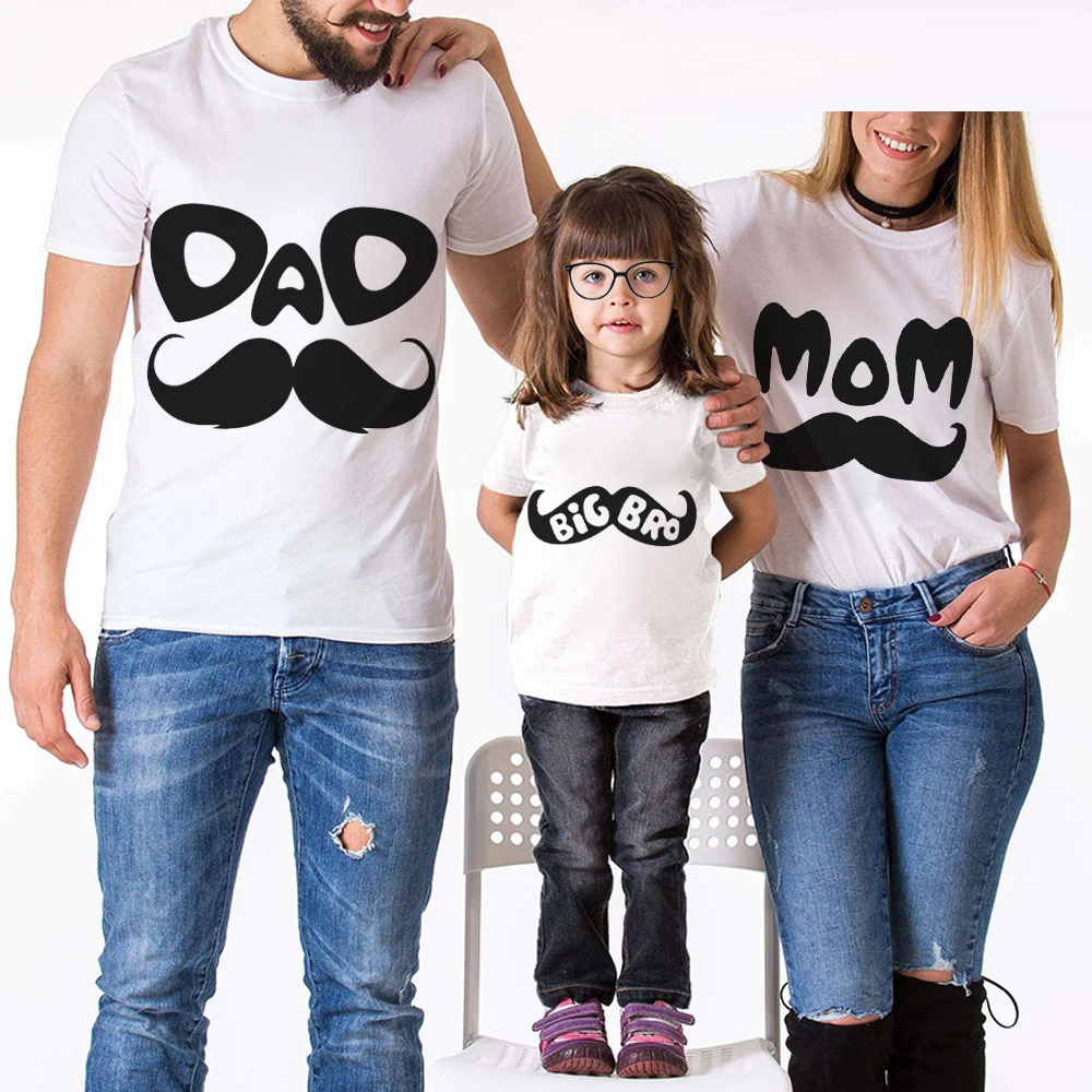 Hot Sale Family Matching Outfits Mommy And Son Daddy Daughter Outfit Short Sleeve Cotton Tees Creative Design Print Ropa Familia
Hot Sale Family Matching Outfits Mommy And Son Daddy Daughter Outfit Short Sleeve Cotton Tees Creative Design Print Ropa Familia
