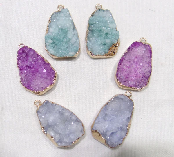 fashionTitanium Crystal Druzy Quartz Quartz Geode stone Irregular shape pendant crystal for diy jewelry making necklace 6pcs
fashionTitanium Crystal Druzy Quartz Quartz Geode stone Irregular shape pendant crystal for diy jewelry making necklace 6pcs