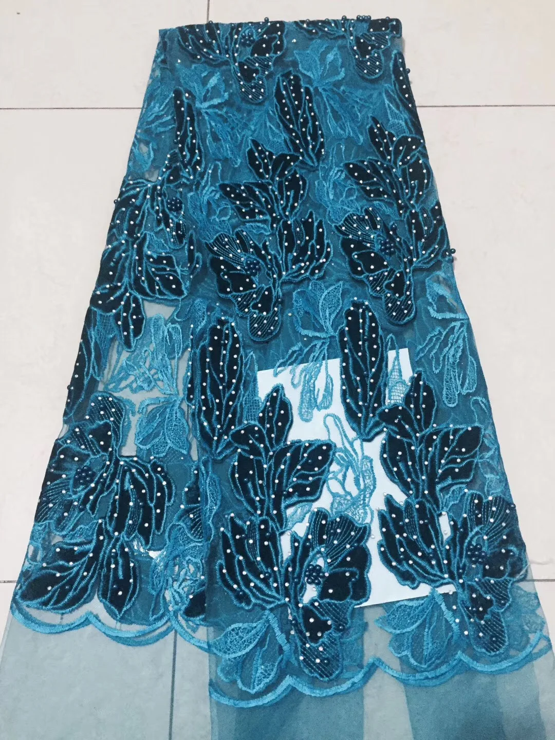 latest Nigerian French Velvet Lace Fabric Embroidered High Quality African Lace Fabric 2018 Teal Red Lace Fabric Party LCD2500A
latest Nigerian French Velvet Lace Fabric Embroidered High Quality African Lace Fabric 2018 Teal Red Lace Fabric Party LCD2500A