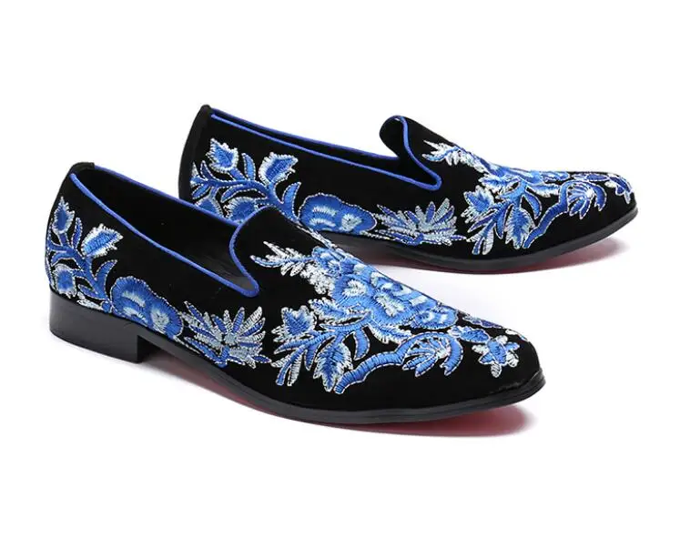 New blue Vintage Floral Embroidery Men Dress Shoes British Style Suede Leather Men Loafers Party Casual Shoes Slip On 45 46
New blue Vintage Floral Embroidery Men Dress Shoes British Style Suede Leather Men Loafers Party Casual Shoes Slip On 45 46