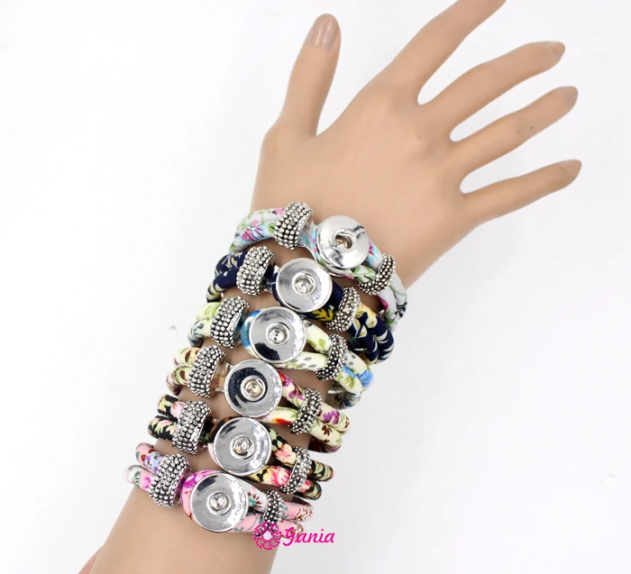 10pcs Wholesale 6 Colors Fabric Flower Printed Snap Wirst Bracelet with 18mm Button Bracelet women Jewelry Pulsera
10pcs Wholesale 6 Colors Fabric Flower Printed Snap Wirst Bracelet with 18mm Button Bracelet women Jewelry Pulsera