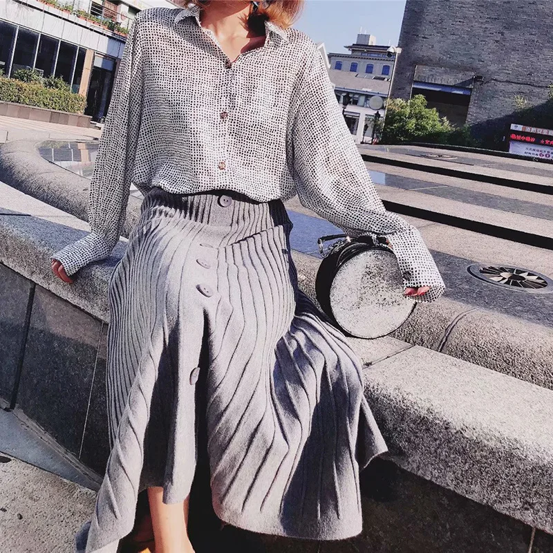 Winter Women Knitted half-length skirt Button knitted large Size pleated skirt 2018 Empire Women Winter Work Office lady Skirt
Winter Women Knitted half-length skirt Button knitted large Size pleated skirt 2018 Empire Women Winter Work Office lady Skirt
