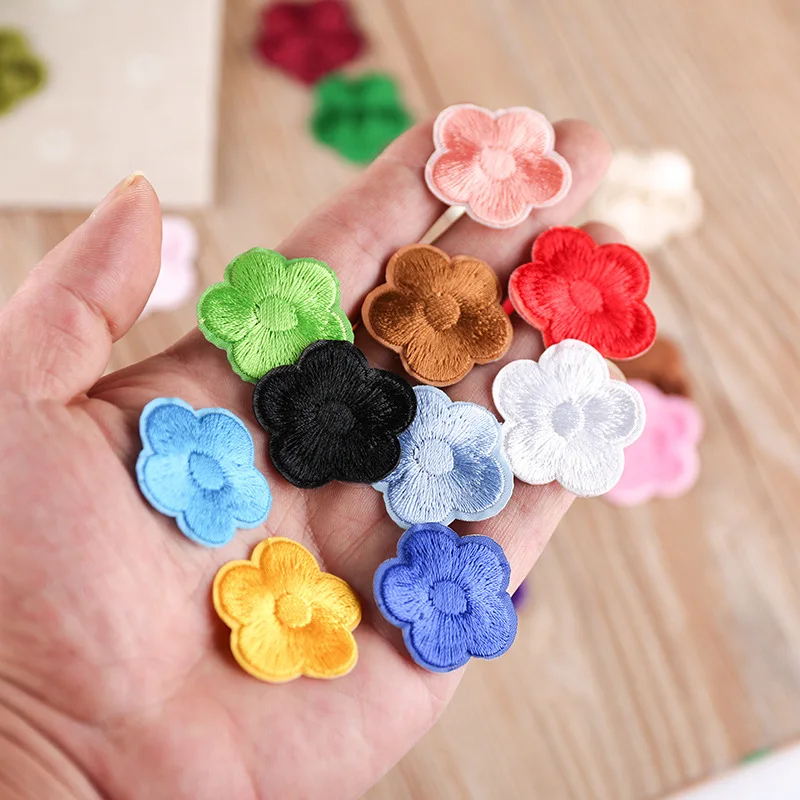 Wholesale 50pcs/lot Petal flowers patches Stickers Fabric embroidery clothes patches DIY
Wholesale 50pcs/lot Petal flowers patches Stickers Fabric embroidery clothes patches DIY