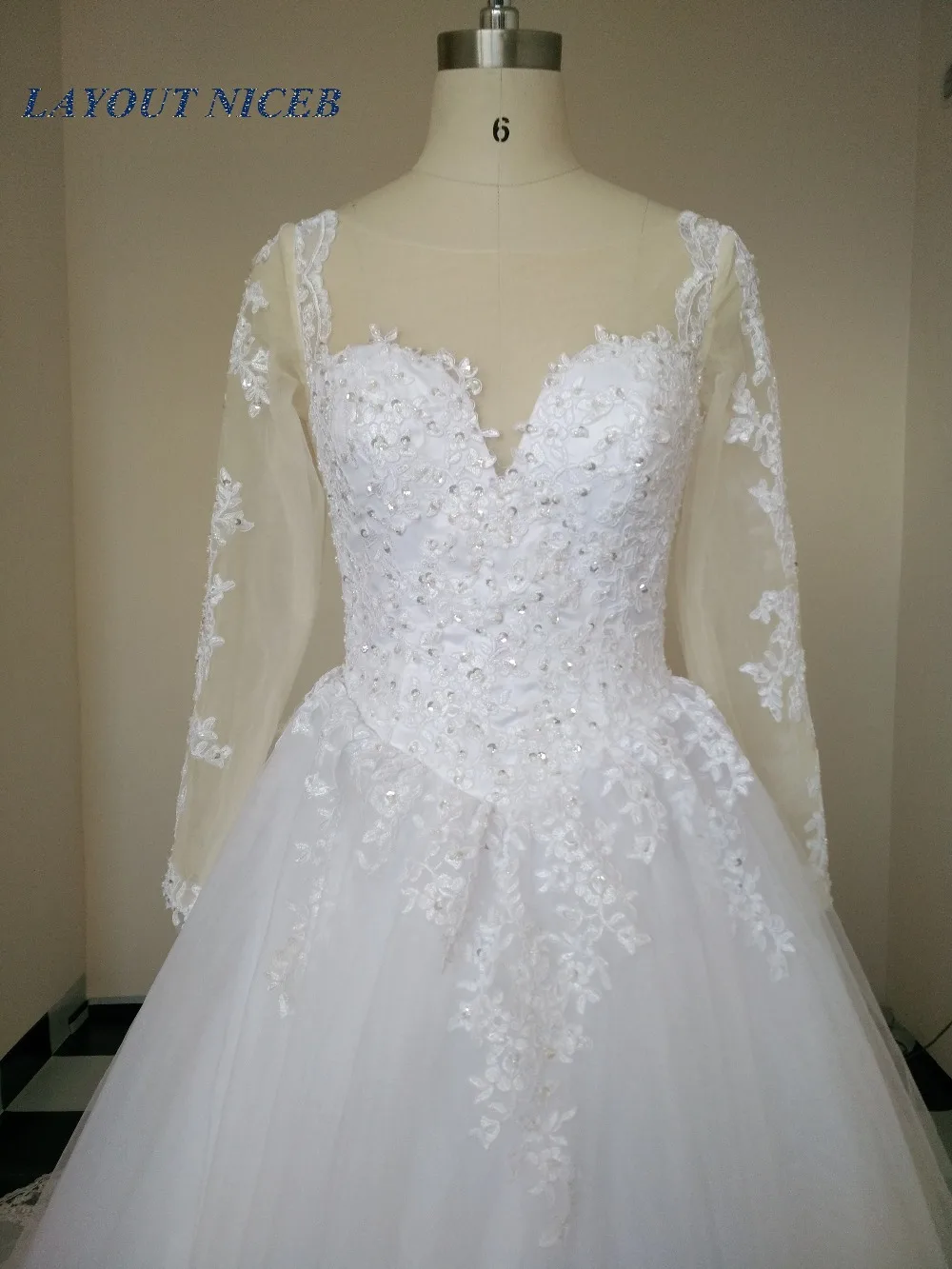SDW232 Hot Sale Sheer Long Sleeves Wedding Dress 2019 casamento romantico Ball Gown Lace Appliques Bridal Wedding Gowns
SDW232 Hot Sale Sheer Long Sleeves Wedding Dress 2019 casamento romantico Ball Gown Lace Appliques Bridal Wedding Gowns