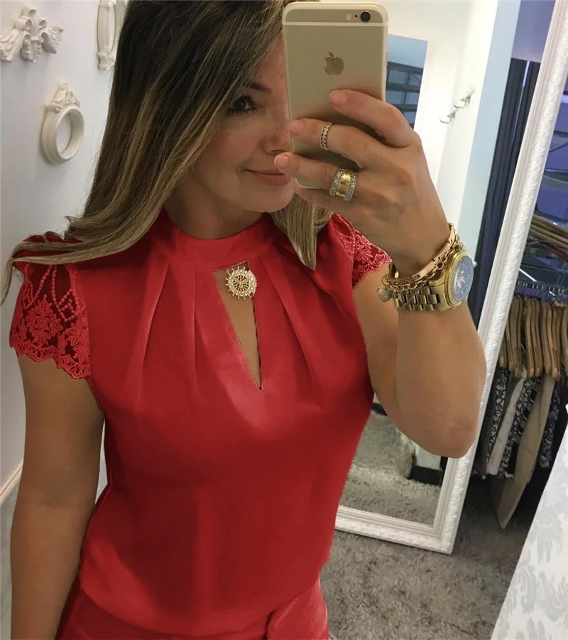 2018 summer new women's fashion sexy lace stitching short-sleeved casual back zipper blouse
2018 summer new women's fashion sexy lace stitching short-sleeved casual back zipper blouse