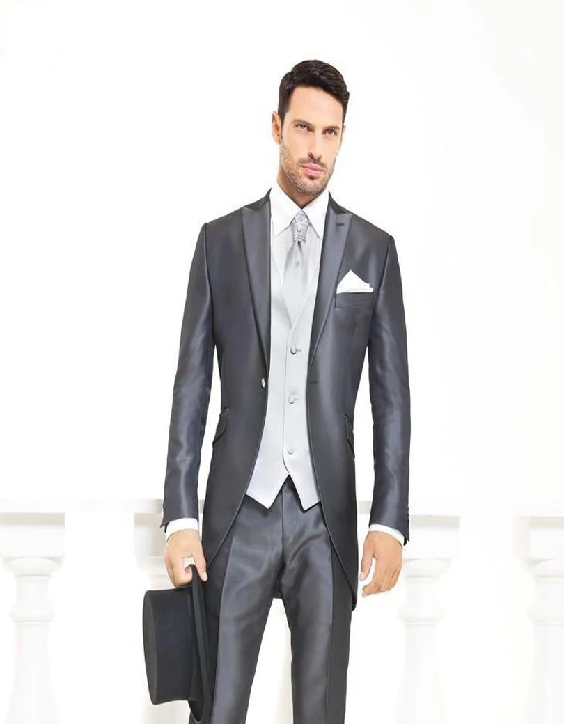 2018 One Button Wedding/dinner Suits Tailor Made Groom Tuxedo Shiny Gray Groomsmen Peak Best Man Bridegroom (jacket+pants+vest)
2018 One Button Wedding/dinner Suits Tailor Made Groom Tuxedo Shiny Gray Groomsmen Peak Best Man Bridegroom (jacket+pants+vest)