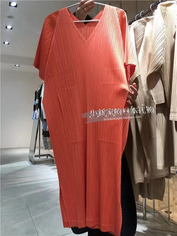 HOT SELLING Fashion Miyake fold solid dress half sleeve v-neck pockets pencil dress IN STOCK
HOT SELLING Fashion Miyake fold solid dress half sleeve v-neck pockets pencil dress IN STOCK