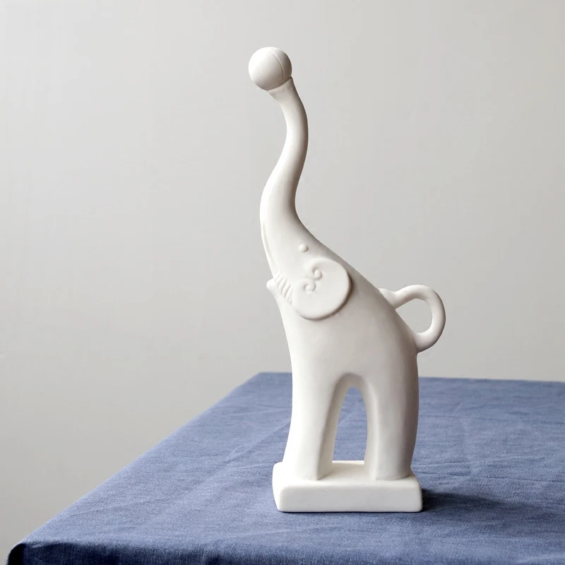 Creative European Ceramic Crafts Animal Decoration Elephant Statue Living Room Decoration ornameng Modern Home Decoration
Creative European Ceramic Crafts Animal Decoration Elephant Statue Living Room Decoration ornameng Modern Home Decoration