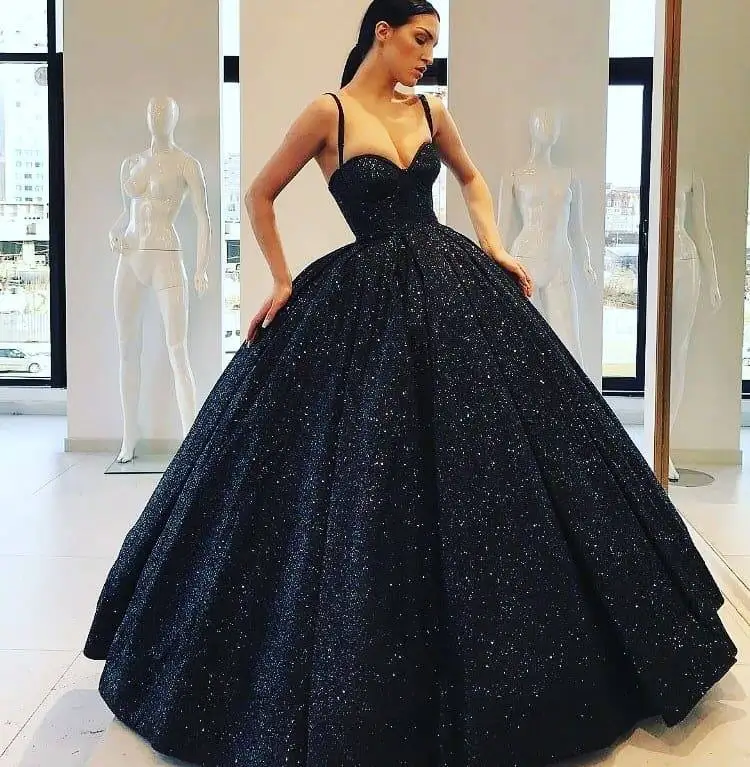 Sexy V-Neck Black Long Prom Dresses 2019 Elegant Spaghetti Strap Prom Gowns Backless Formal Party Ball Gowns Vestidos De Gala
Sexy V-Neck Black Long Prom Dresses 2019 Elegant Spaghetti Strap Prom Gowns Backless Formal Party Ball Gowns Vestidos De Gala