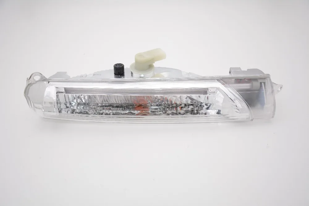 1Pcs Front Bumper Corner Turn Signal Light Lamp RH 95563118602 For Porsche Cayenne 2008-2010
1Pcs Front Bumper Corner Turn Signal Light Lamp RH 95563118602 For Porsche Cayenne 2008-2010