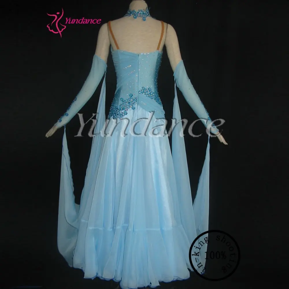 Light Chiffon Simple New Design Ballroom Dance Competition On The International Stage B-10147
Light Chiffon Simple New Design Ballroom Dance Competition On The International Stage B-10147