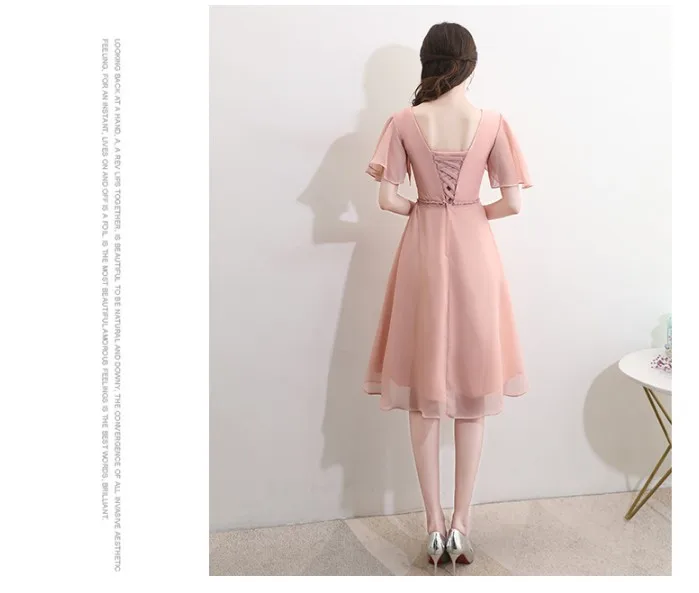 Женское короткое вечернее платье розовое шифоновое с v-образным вырезом и