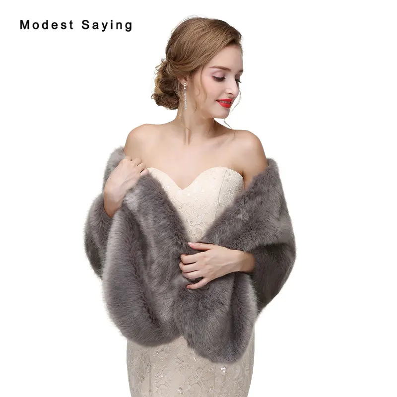 Elegant Grey Faux Fur Wedding Shawls 2017 Imitation Fox fur Bridal Bolero Women Warm Wraps Wedding Fur Coat Wedding Accessories
Elegant Grey Faux Fur Wedding Shawls 2017 Imitation Fox fur Bridal Bolero Women Warm Wraps Wedding Fur Coat Wedding Accessories