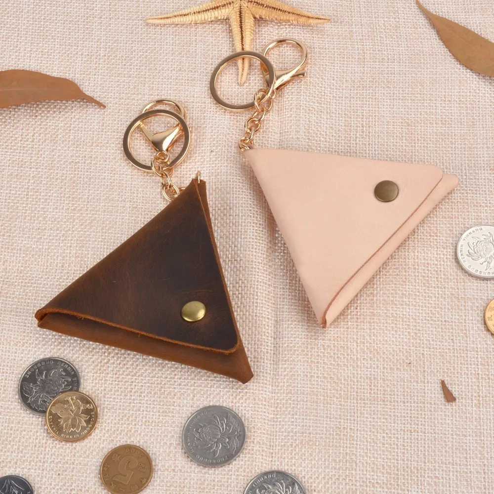 100 pieces / lot 9x9x9cm Leather Classic Simple Triangle Handmade Coin Purse With Key Ring Hasp Practical Cool Leather Small Bag
100 pieces / lot 9x9x9cm Leather Classic Simple Triangle Handmade Coin Purse With Key Ring Hasp Practical Cool Leather Small Bag