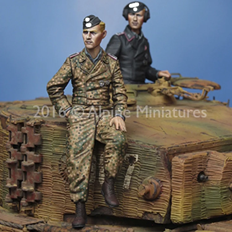 1/35 Tiger Crew Set, Resin Model Soldier GK, WWII military theme, Unassembled and unpainted kit
1/35 Tiger Crew Set, Resin Model Soldier GK, WWII military theme, Unassembled and unpainted kit