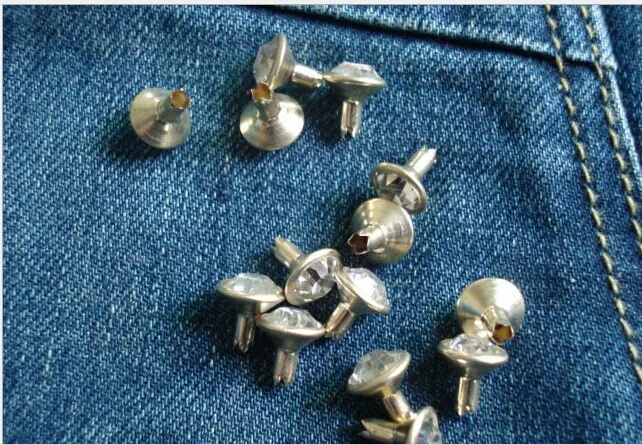 10mm rivet buttons for bags,silver metal with clear rhinestones.300sets/lot,metal button rivet accessories
10mm rivet buttons for bags,silver metal with clear rhinestones.300sets/lot,metal button rivet accessories
