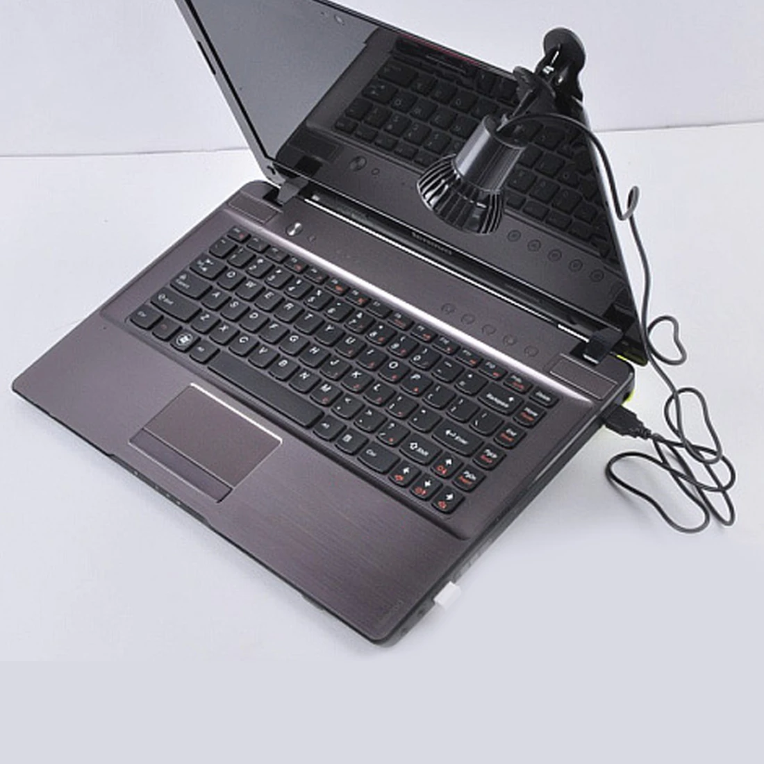 Black 1pcs Super Bright 3 LED Port Clip On Spot USB Light Lamp For Laptop PC Notebook
Black 1pcs Super Bright 3 LED Port Clip On Spot USB Light Lamp For Laptop PC Notebook