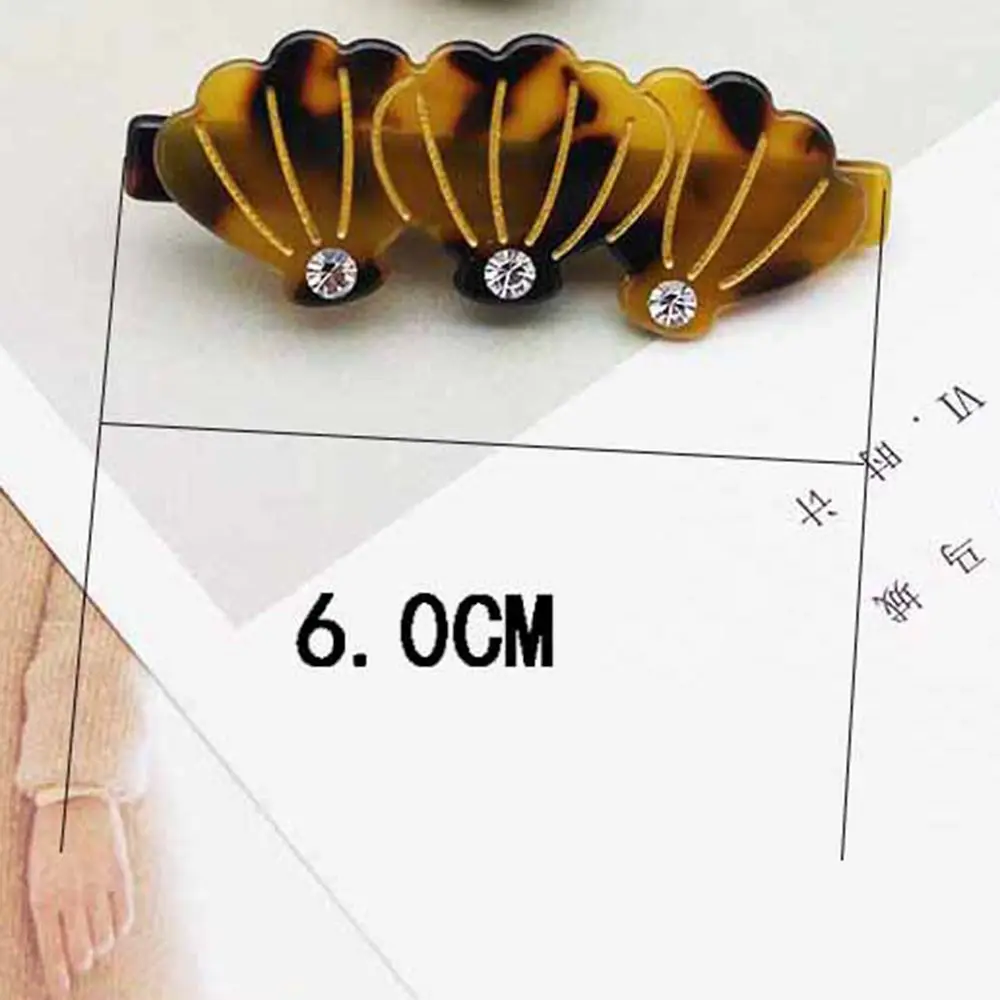 Fashion Shell Hair Clip Barrette Hairpins Duckbill Clip Hair Claw Styling Tool Alloy Metal Hairpin Hair Clips For Women Girl
Fashion Shell Hair Clip Barrette Hairpins Duckbill Clip Hair Claw Styling Tool Alloy Metal Hairpin Hair Clips For Women Girl