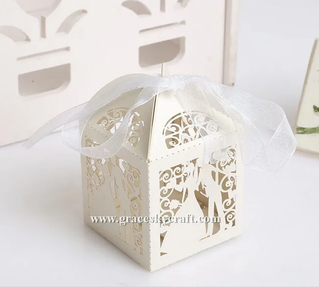 50pcs/lot Free Shipping Laser cut Bride Groom Design Customized Paper Birthday Wedding Candy Chocolate Gift Box Party Decoration
50pcs/lot Free Shipping Laser cut Bride Groom Design Customized Paper Birthday Wedding Candy Chocolate Gift Box Party Decoration