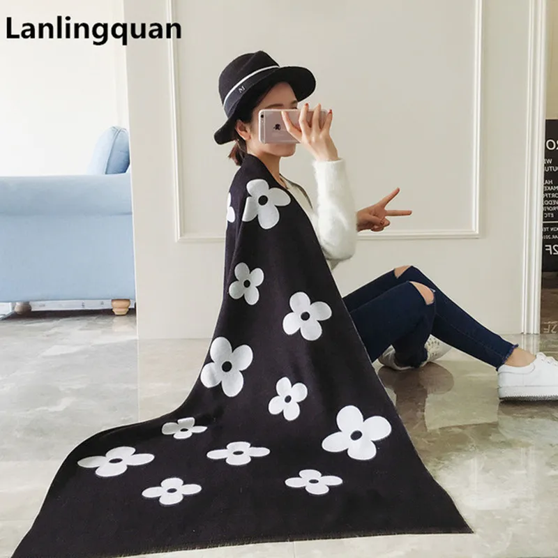 Scarf Luxury Brand Bandana Desiger 2017 New Women's Winter Foulard Cashmere Hijab Warm Scarves Pashmina Echarpe Cape Shawl
Scarf Luxury Brand Bandana Desiger 2017 New Women's Winter Foulard Cashmere Hijab Warm Scarves Pashmina Echarpe Cape Shawl