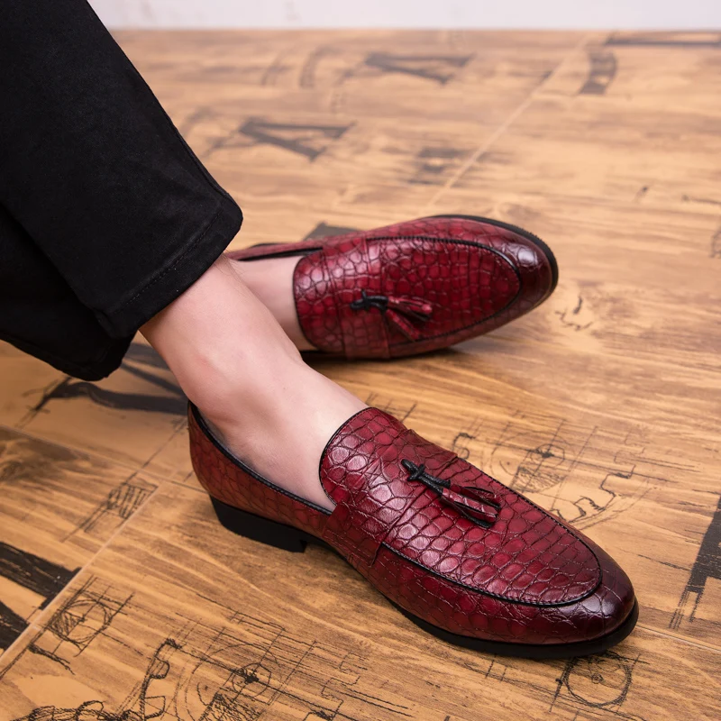 2019 new fashion men's shoes casual pu leather loafers man big size slip on shoe man comfortable oxfords shoes fo rmen hot sale
2019 new fashion men's shoes casual pu leather loafers man big size slip on shoe man comfortable oxfords shoes fo rmen hot sale