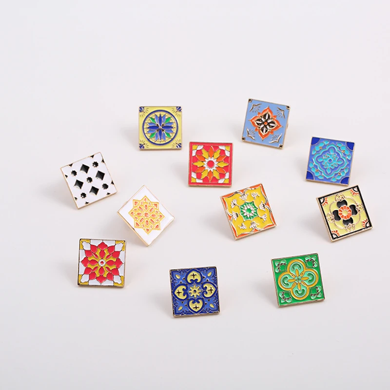 1pc New retro Totem personality small square tiles Diy Brooch Vintage Enamel Lapel Pins Badge for women New Year
1pc New retro Totem personality small square tiles Diy Brooch Vintage Enamel Lapel Pins Badge for women New Year
