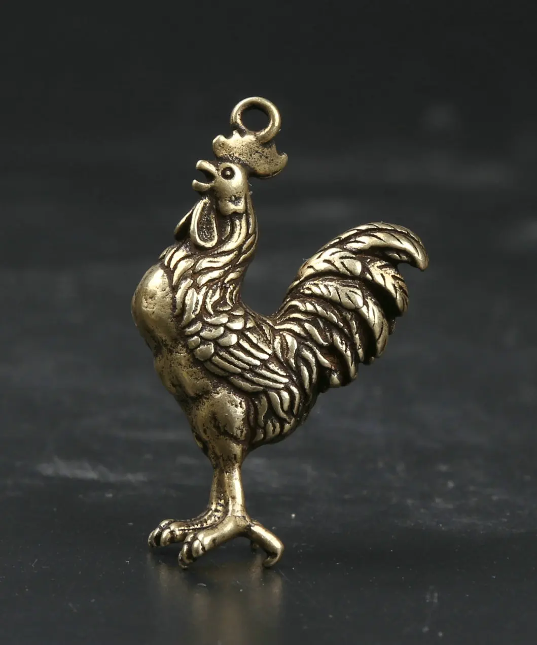 43MM/1.7" Collection Curio Rare China Fengshui Small Bronze Exquisite Fengshui 12 Zodiac Year Rooster Cock Pendant Statuary 22g
43MM/1.7" Collection Curio Rare China Fengshui Small Bronze Exquisite Fengshui 12 Zodiac Year Rooster Cock Pendant Statuary 22g