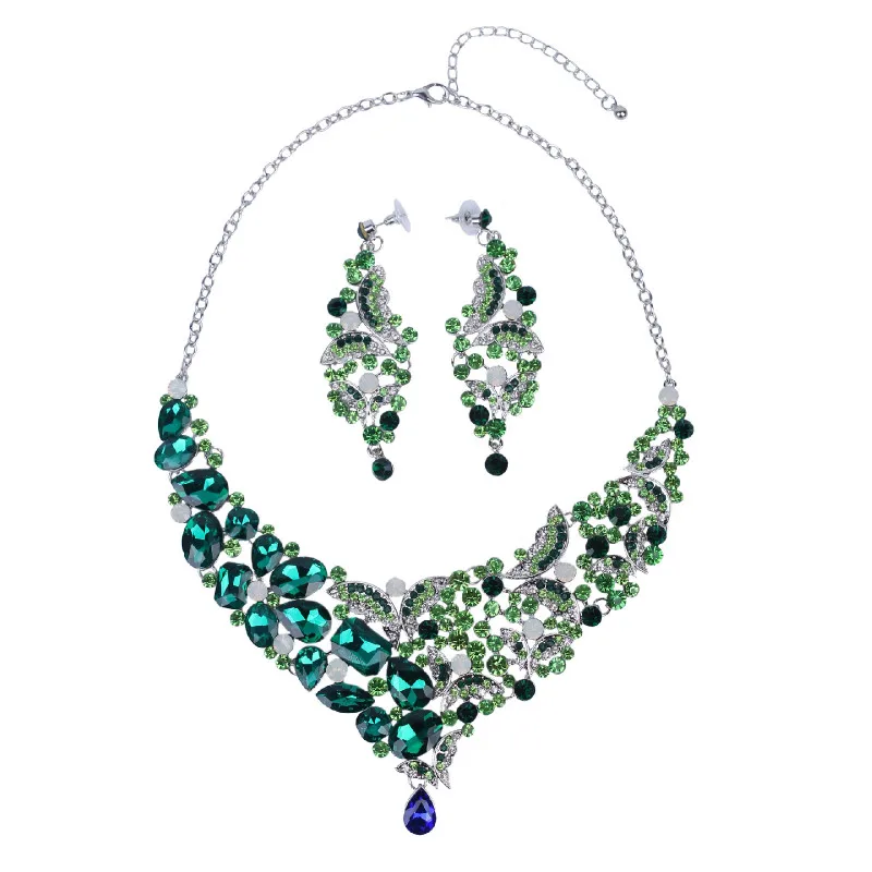 European and American fashion brand garment act the role ofing exaggerated necklaces glass drill joker wedding flower chain allo
European and American fashion brand garment act the role ofing exaggerated necklaces glass drill joker wedding flower chain allo