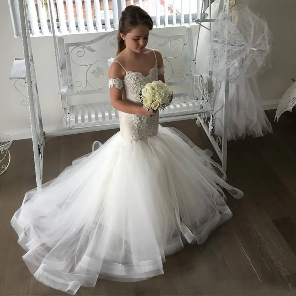Off The Shoulder Mermaid Flower Girl Dresses Appliques Organza Pageant Dress First Communion Dresses For Girls
Off The Shoulder Mermaid Flower Girl Dresses Appliques Organza Pageant Dress First Communion Dresses For Girls