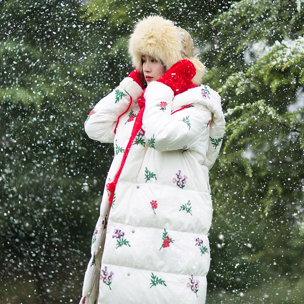 2017 cotton embroidered retro thickening long embroidered hooded female winter coat
2017 cotton embroidered retro thickening long embroidered hooded female winter coat