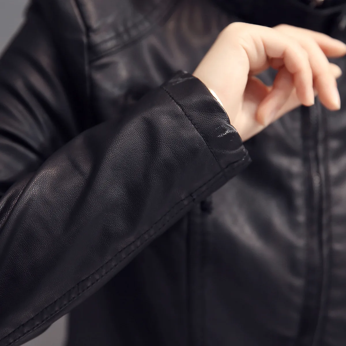 2020 spring and autumn new leather jacket temperament small PU leather collar collar short paragraph ladies leather
2020 spring and autumn new leather jacket temperament small PU leather collar collar short paragraph ladies leather