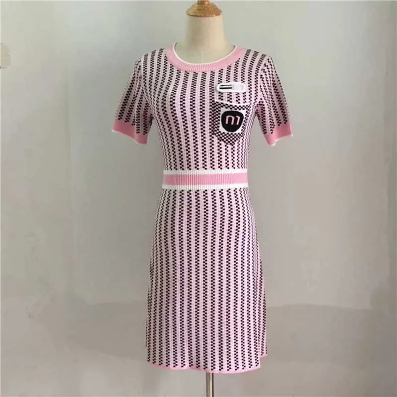 Wholesale new dress Pink short sleeve Jacquard Stylish and elegant celebrity Cocktail party bandage Dress(H2662)
Wholesale new dress Pink short sleeve Jacquard Stylish and elegant celebrity Cocktail party bandage Dress(H2662)